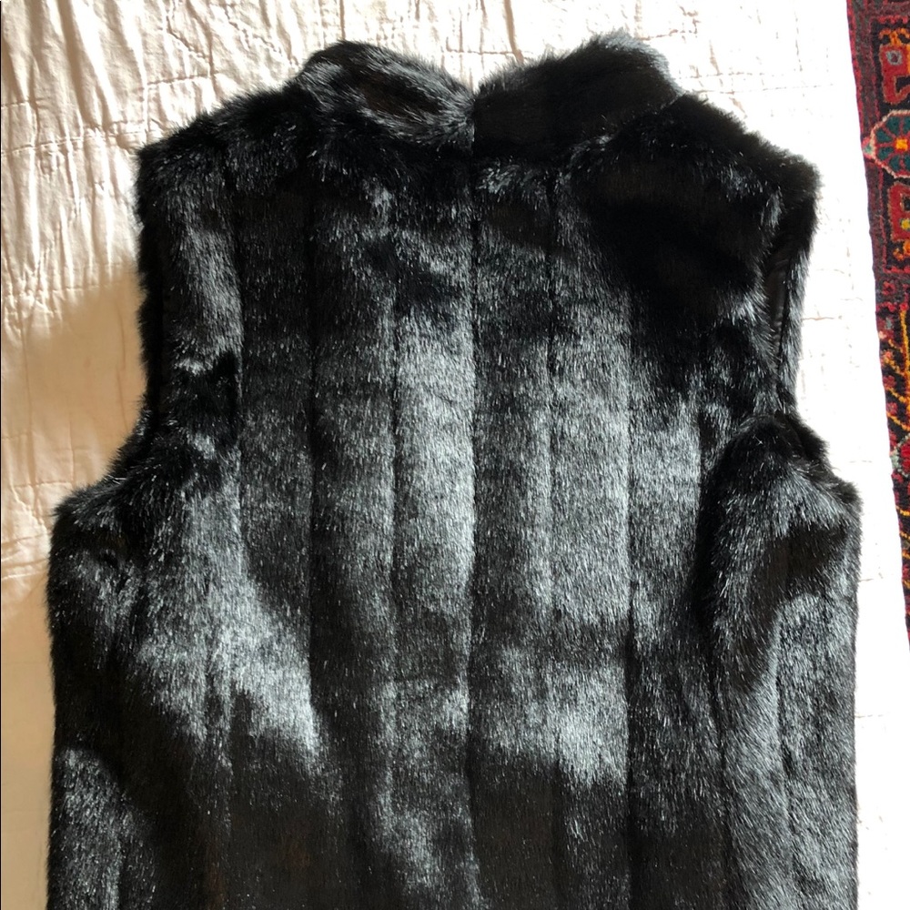 Faux fur vest- black M - Picture 3 of 5